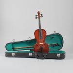 543988 Violin with bow